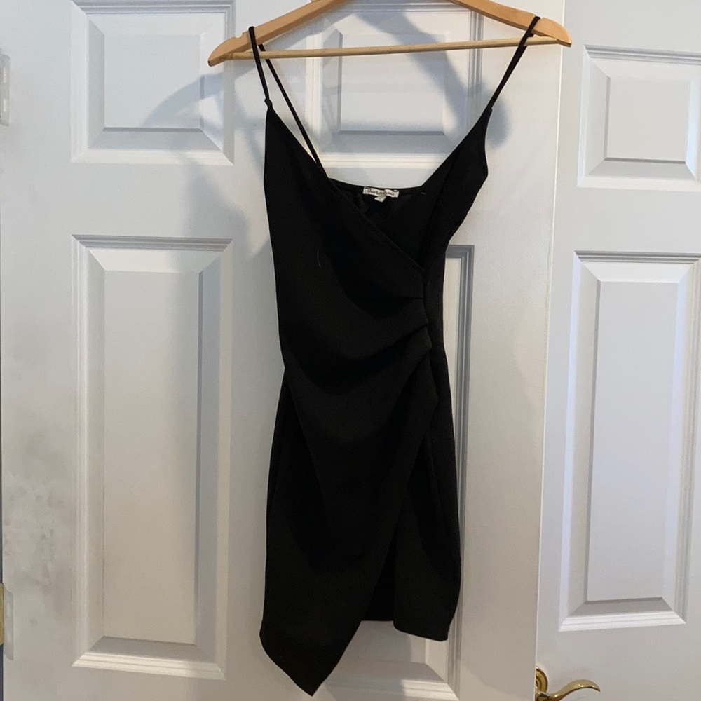 black bodycon dress